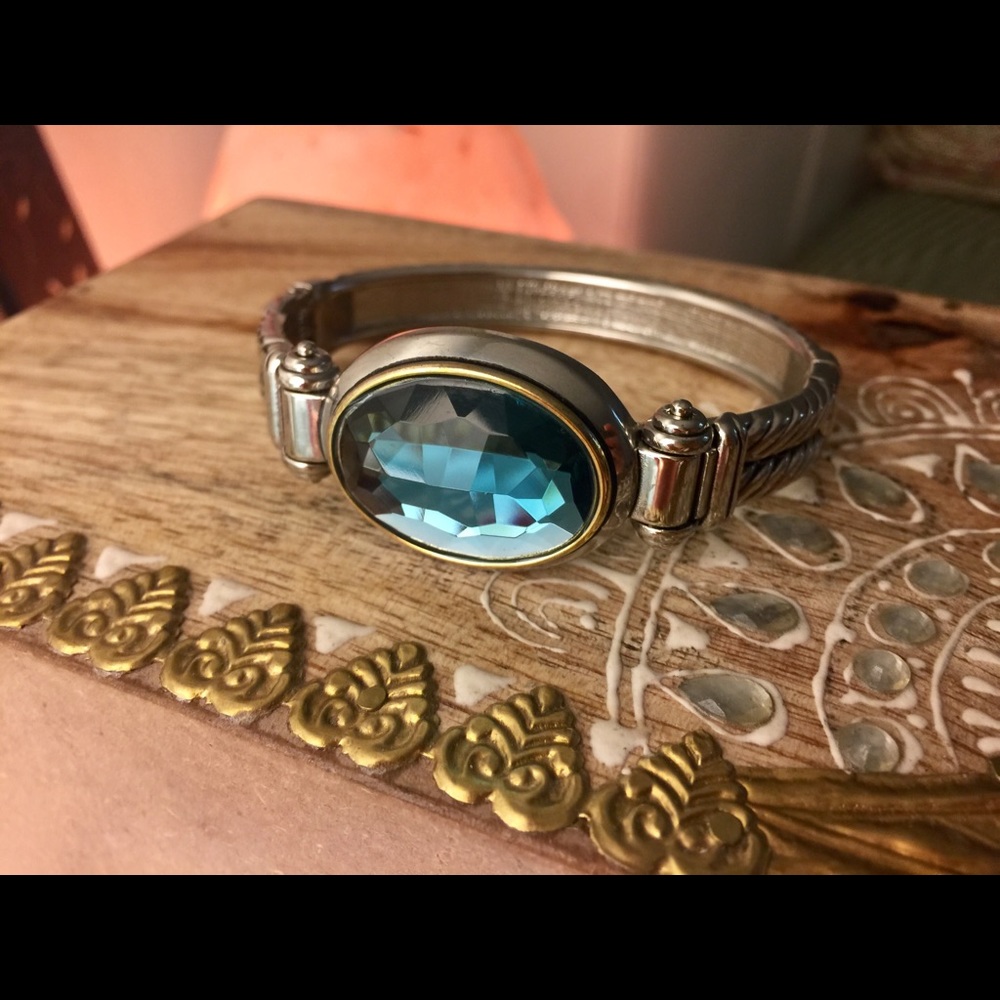 Bracelet ocean blue glass.